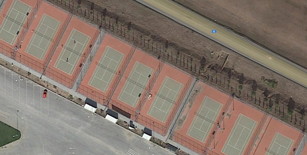 Larisa tennis courts