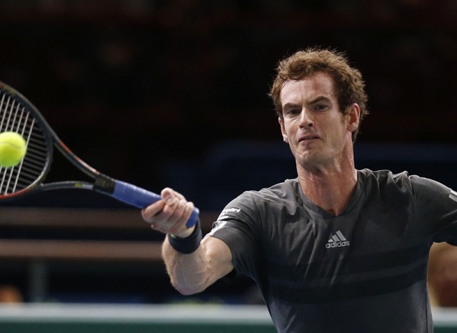 Andy Murray Stays Alive in ATP Finals with Victory Against Raonic