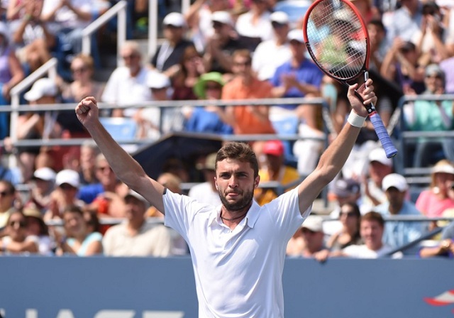 Gilles Simon Upsets Andy Murray in Rotterdam