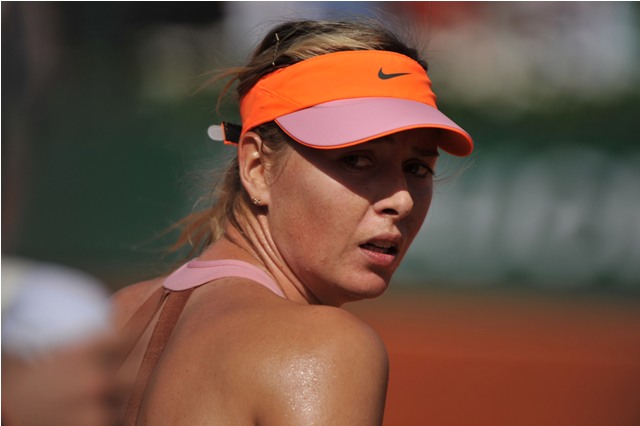 Maria Sharapova suffers leg injury, out of Fed Cup