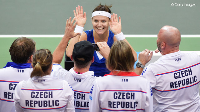 Sharapova Plots Czech Fed Cup Upset